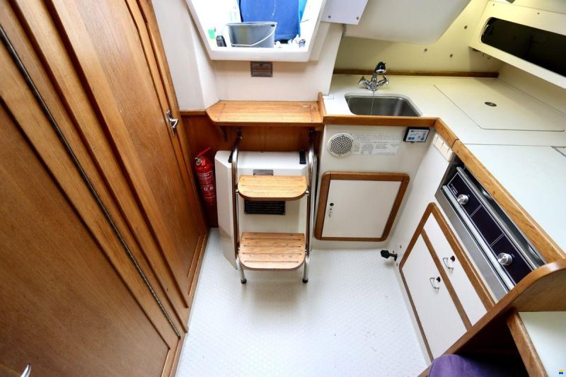 Catalina 270