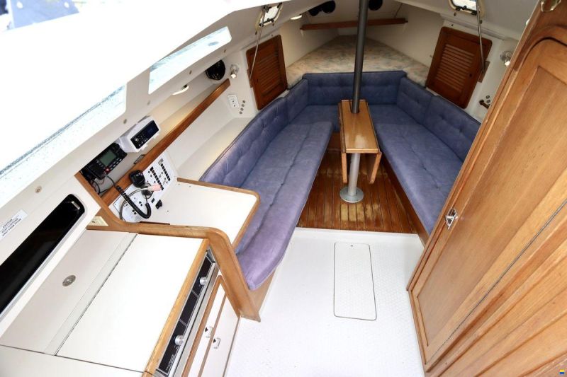 Catalina 270