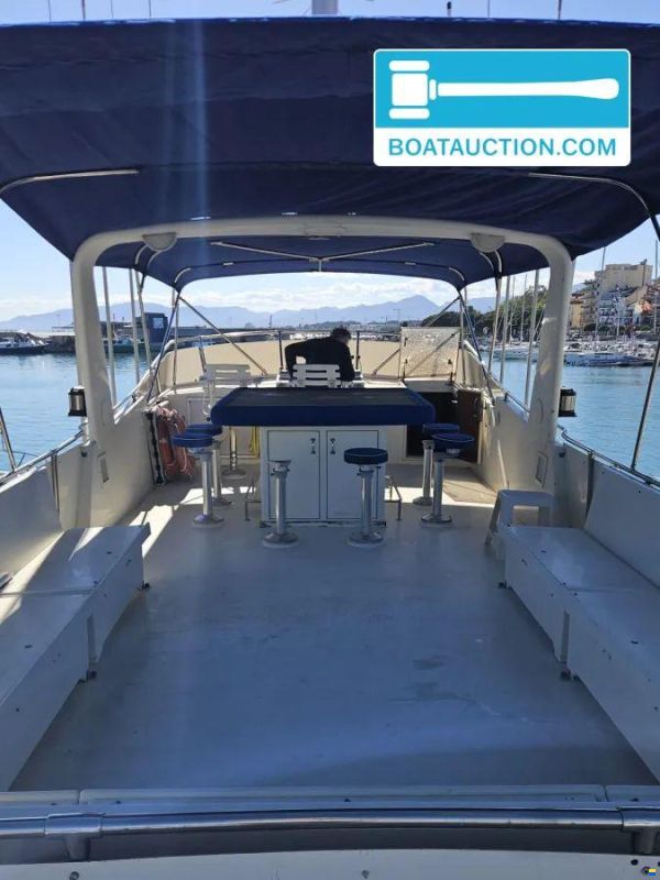 Hatteras 72