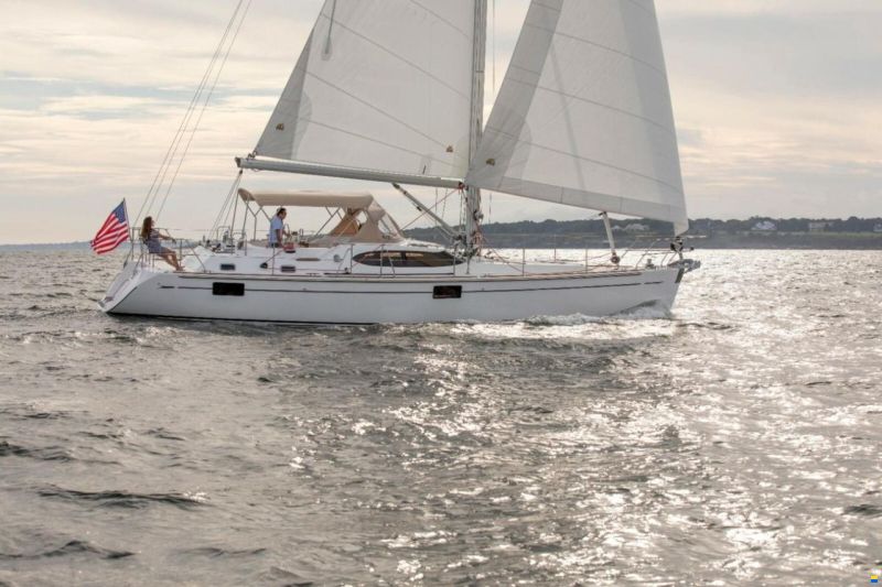 Hylas 48