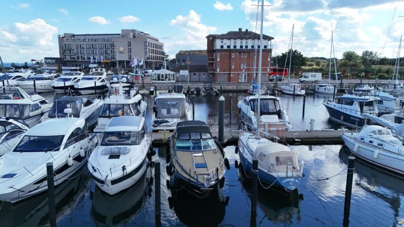 Sea Ray 380 Sport