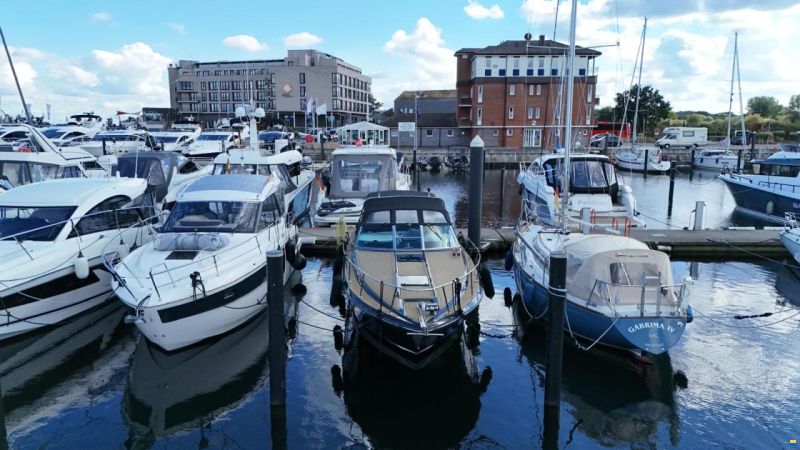Sea Ray 380 Sport