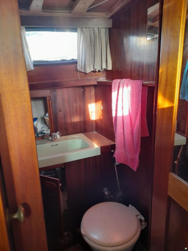 Nauticat 33