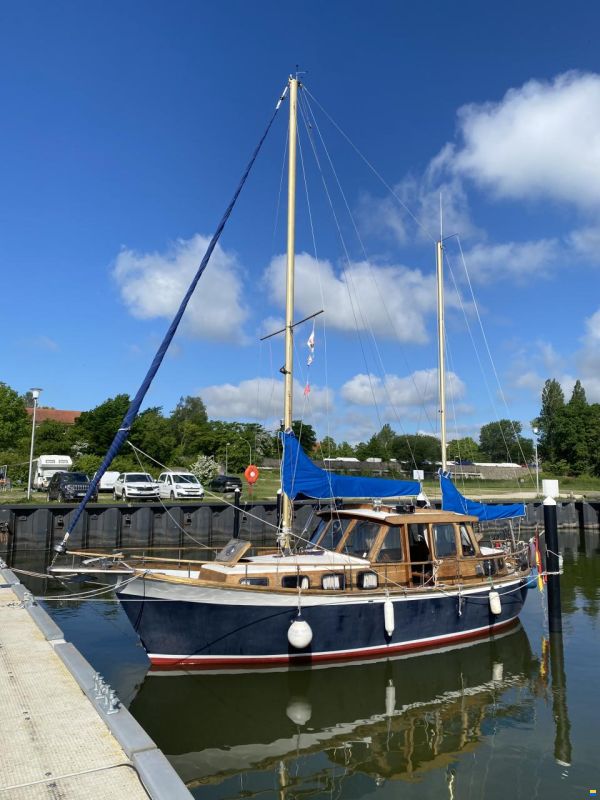 Nauticat 33
