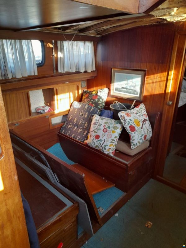 Nauticat 33