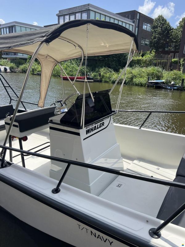 Boston Whaler 22 Outrage