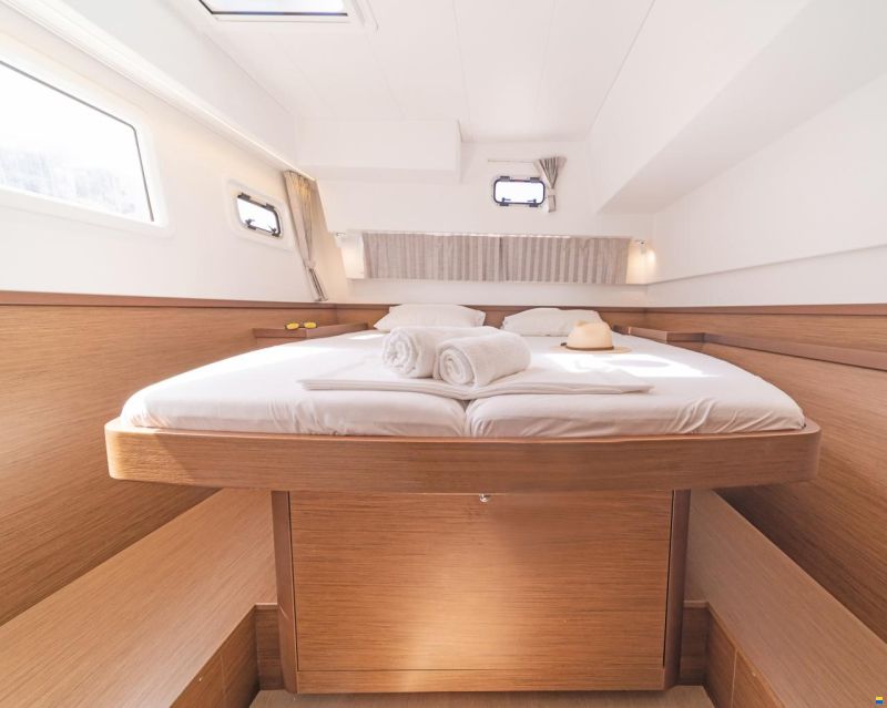Lagoon 42