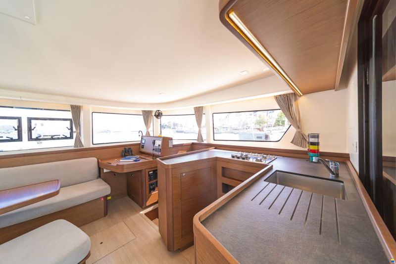 Lagoon 42