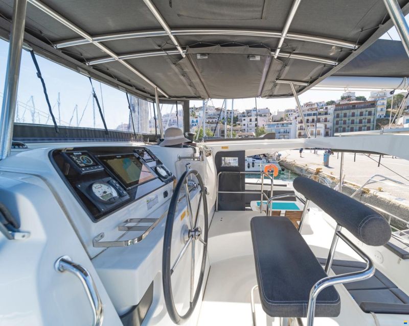 Lagoon 42