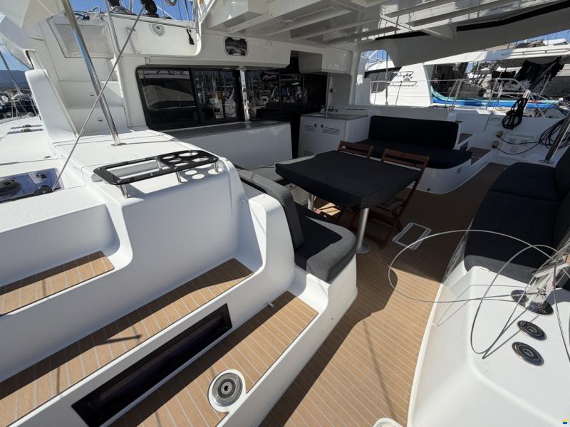 Lagoon 46 Owner's Version