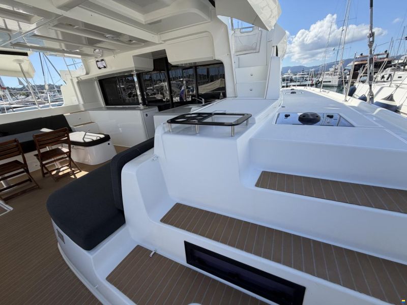 Lagoon 46 Owner's Version