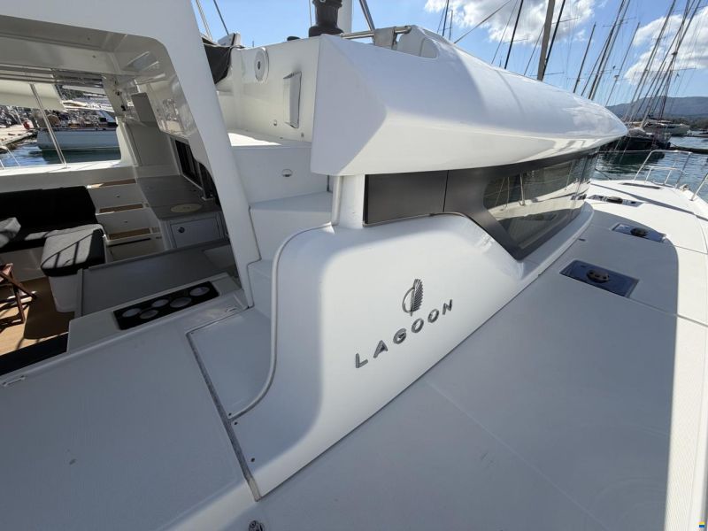 Lagoon 46 Owner's Version