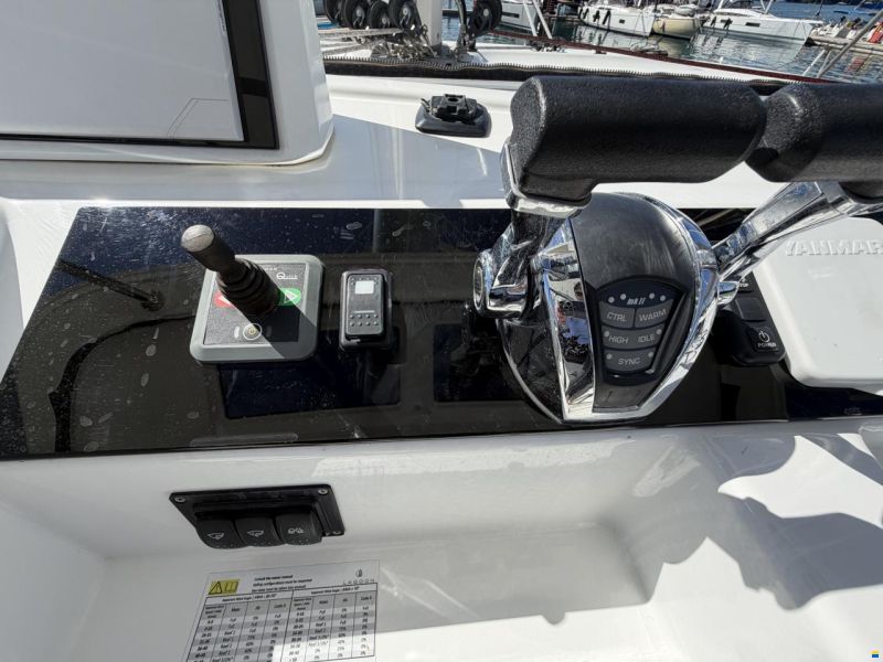 Lagoon 46 Owner's Version