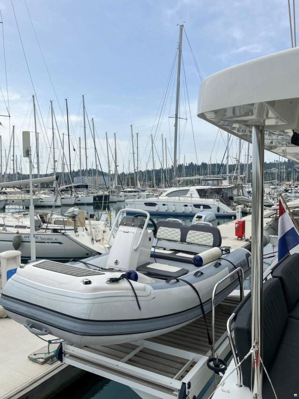 Lagoon 46 Owner's Version