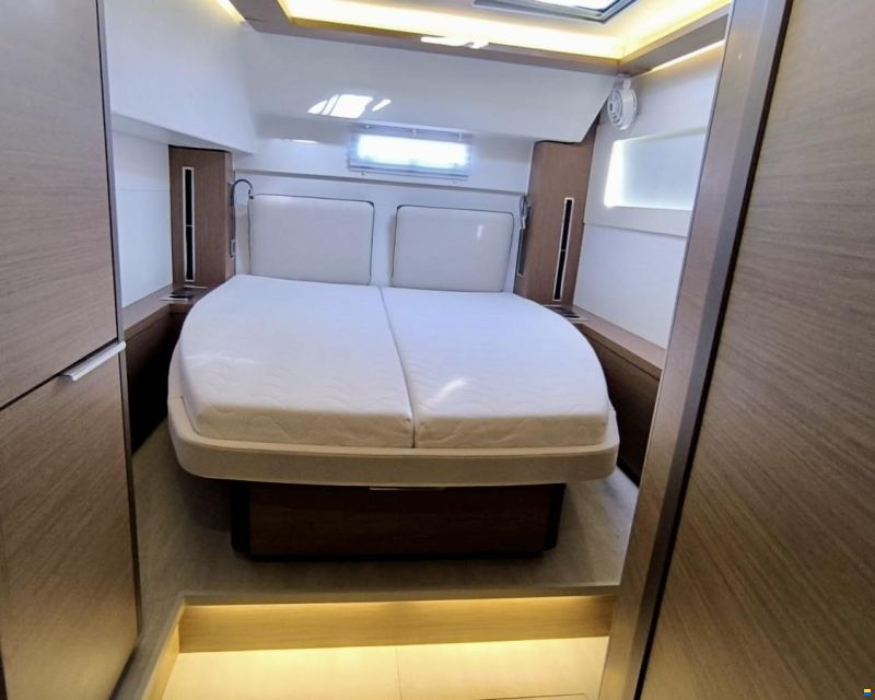 Lagoon 46 Owner's Version