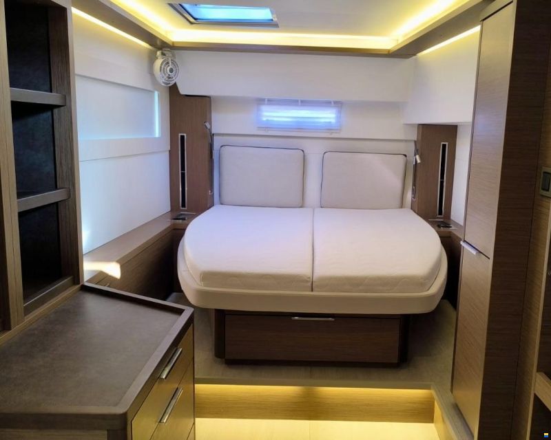 Lagoon 46 Owner's Version
