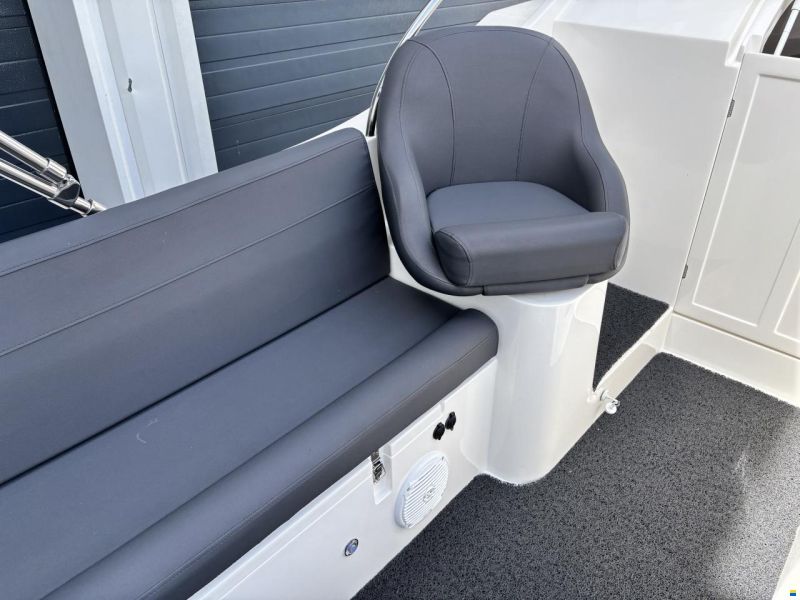 Oud Huijzer 630 Cabin
