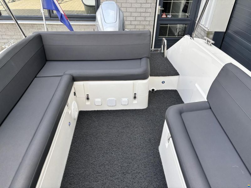 Oud Huijzer 630 Cabin