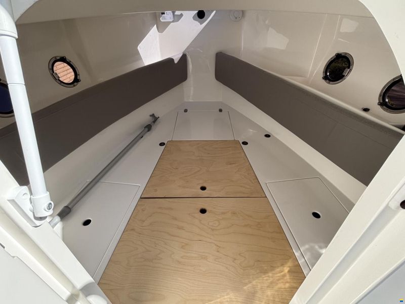 Oud Huijzer 630 Cabin
