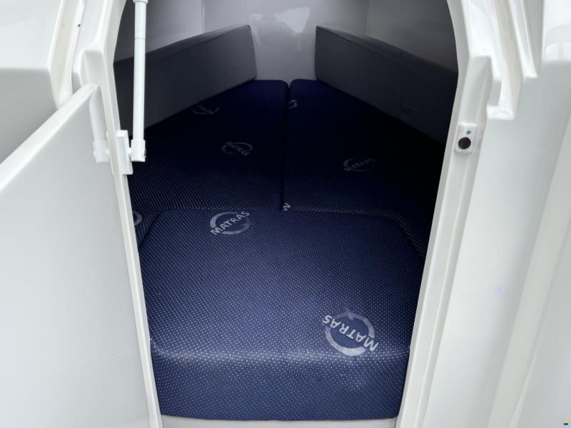 Oud Huijzer 630 Cabin