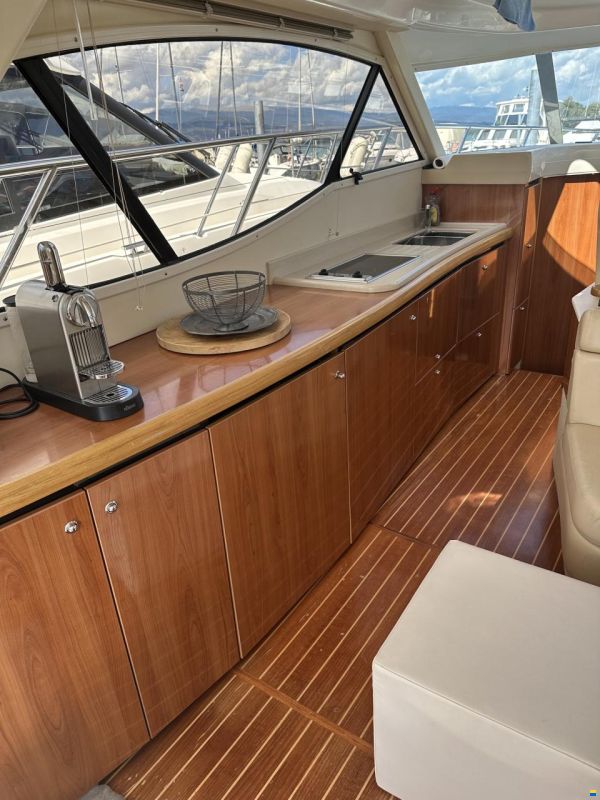 Sealine C39 unique