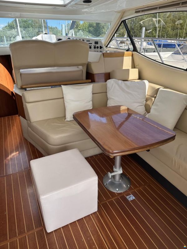 Sealine C39 unique