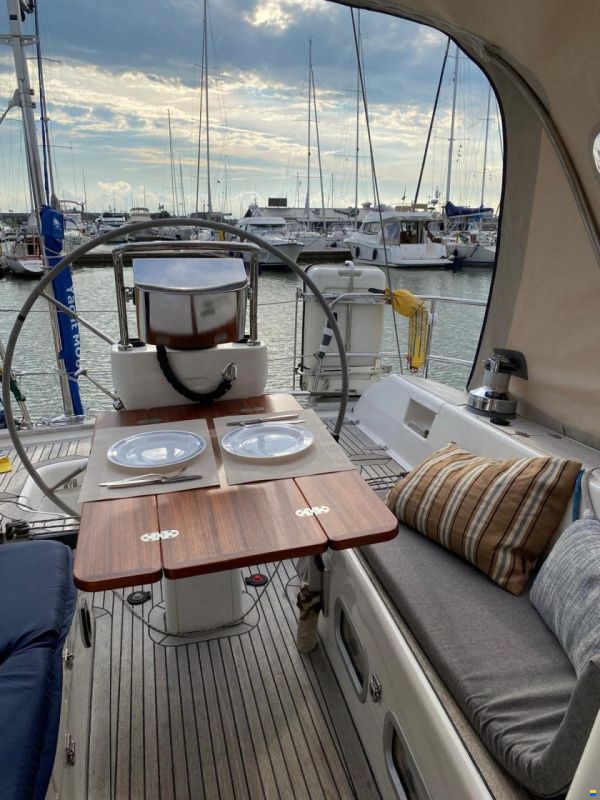 Hallberg-Rassy 372