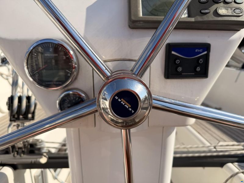 Hallberg-Rassy 372
