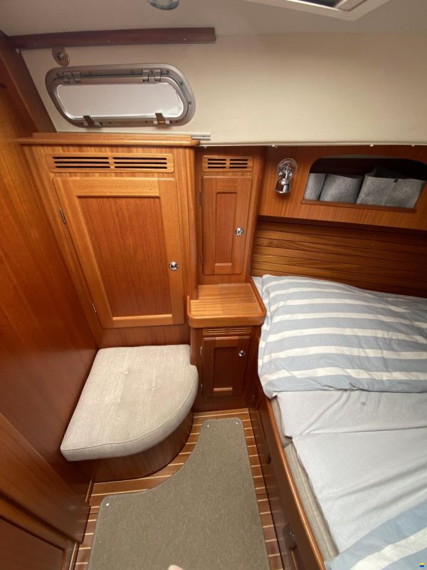 Hallberg-Rassy 372