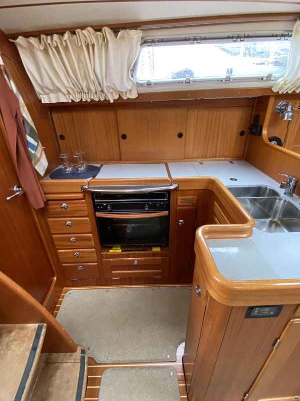 Hallberg-Rassy 372