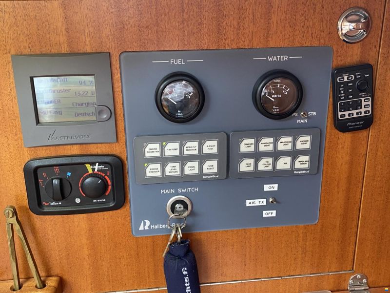 Hallberg-Rassy 372