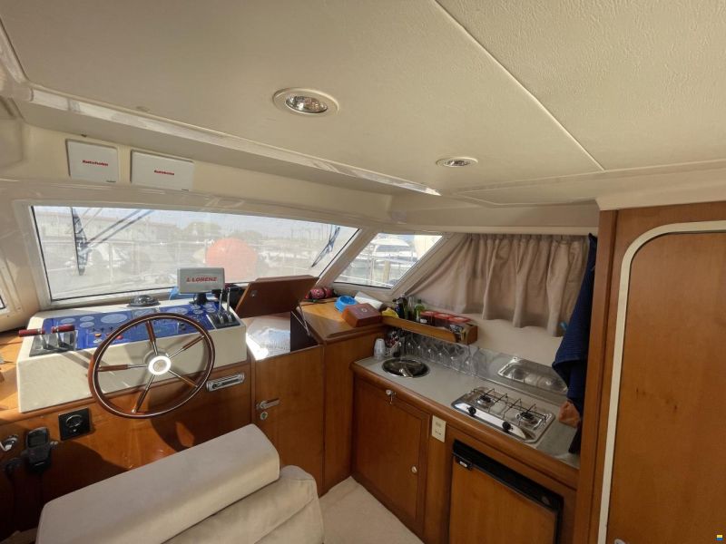 Cayman 30 Sport Fly