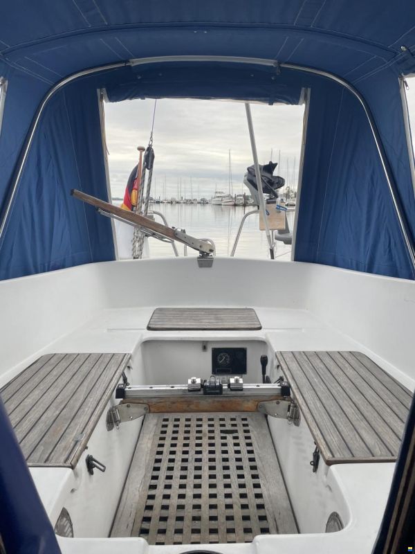 Albin Vega 27