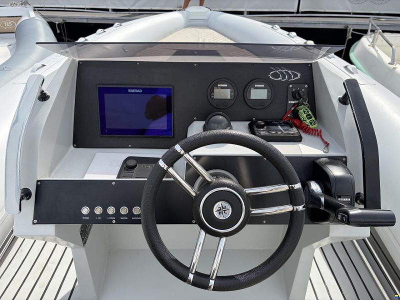 Seastep-Rib Evolution / AKP 7