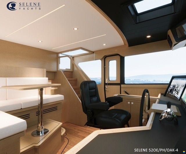 Selene 52' Explorer