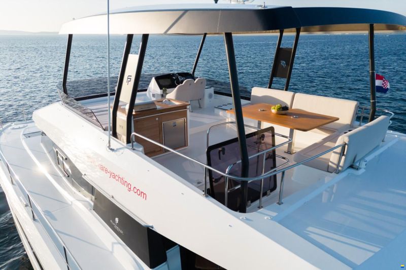 Fountaine Pajot MY 6