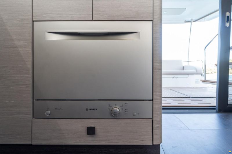 Fountaine Pajot MY 6