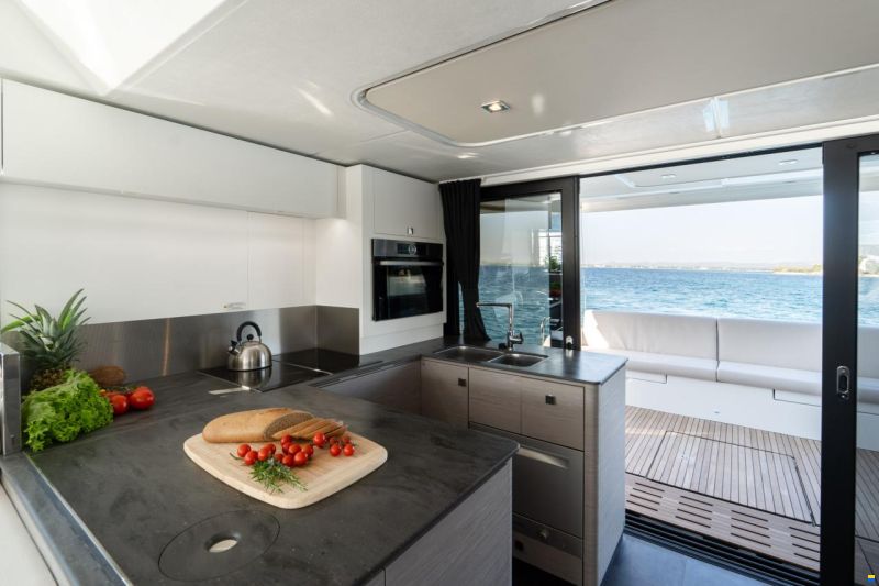 Fountaine Pajot MY 6