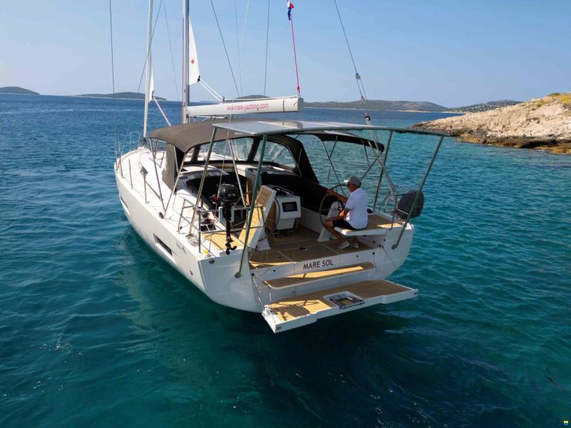 Hanse 410