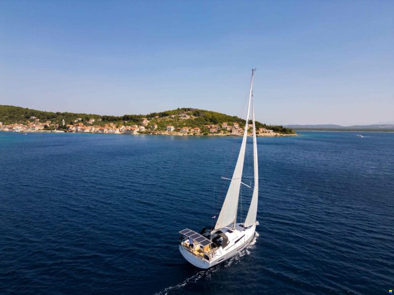 Hanse 410