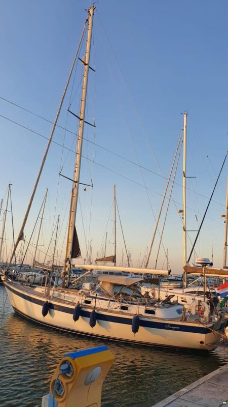 Hallberg-Rassy 45