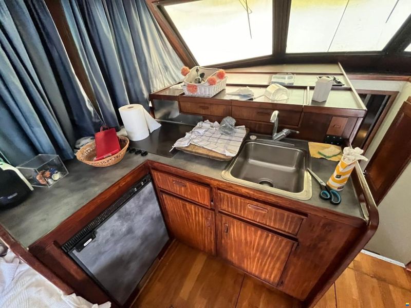 Hatteras 43