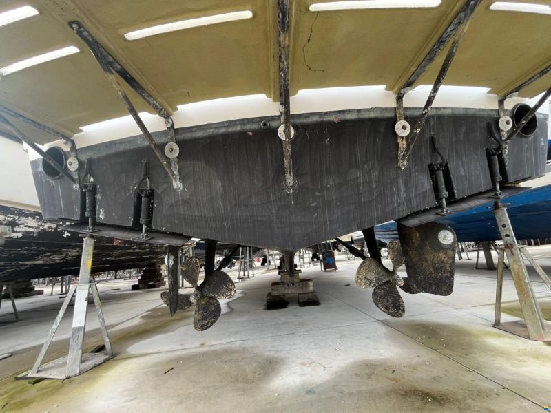 Hatteras 43