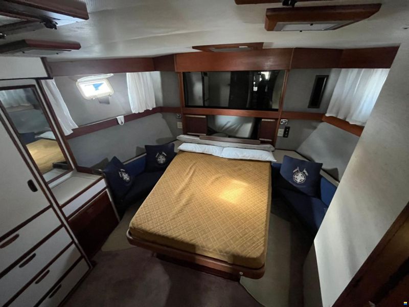 Hatteras 43