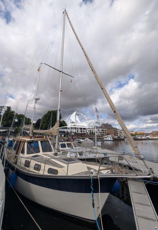 Nauticat 33