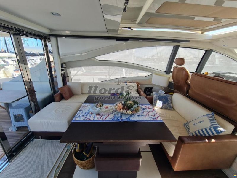 Azimut 62S