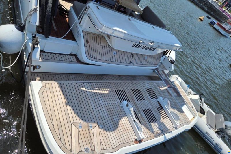 Galeon 440 Fly