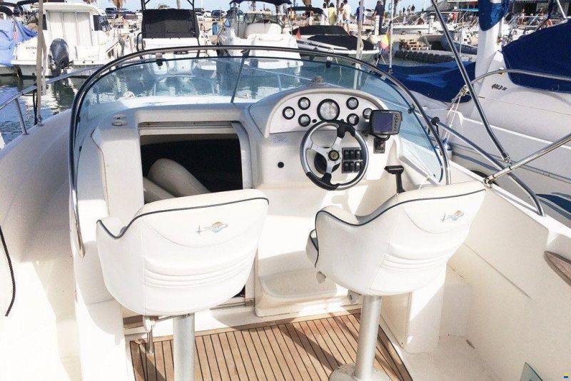 Rio 750 Day Cruiser