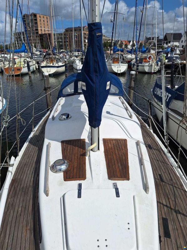 Albin Vega 27