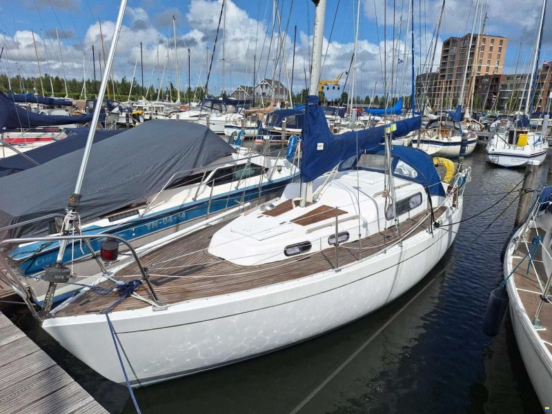 Albin Vega 27